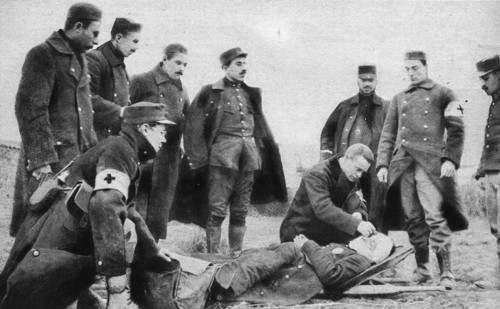Aumônier belge sur le front. Extrême-onction.