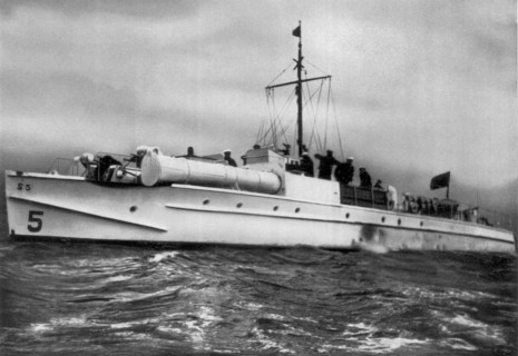 Adolf Hitler. Die Windhunde der Ostsee: Ein deutsches Schnellboot. Le "lévrier" de la Baltique.