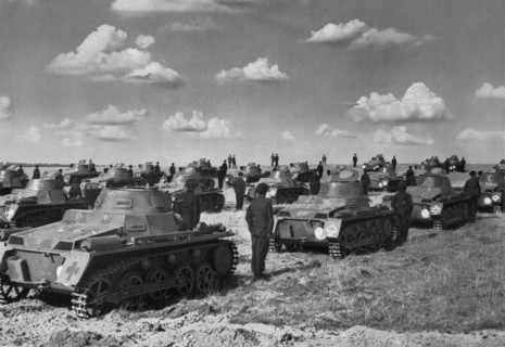 Adolf Hitler. Wir haben wieder Tanks durch Hitlers Tat. "Nous avons encore des tanks grâce à