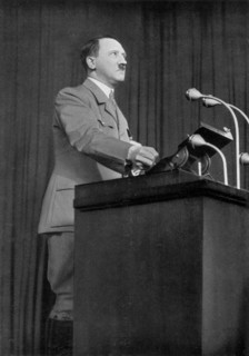 Adolf Hitler. Der Führer im Wahlkampf um Deutchlands Freiheit. März 1936. Adolf Hitler. Le Führer