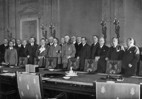 Adolf Hitler. Das Reichskabinett bei Verkündung des Wehrgesetzes. Le gouvernement du Reich à la