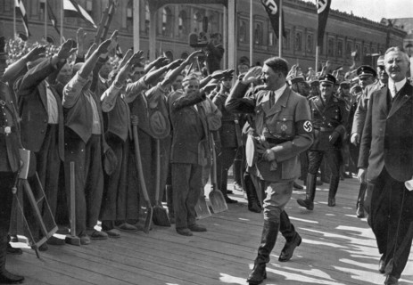Adolf Hitler. Grundsteinlegung zum Reichsbankneubau am 5. Mai 1934. Fondation du nouveau bâtiment