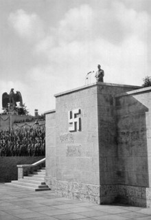 Adolf Hitler. Rednertribüne in der Luitpold-Arena auf dem Reichparteitaggelände in Nürnberg. Le