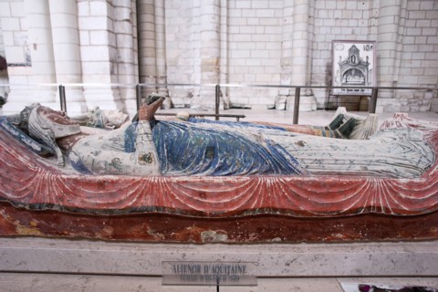 Gisant d'Aliénor d'Aquitaine