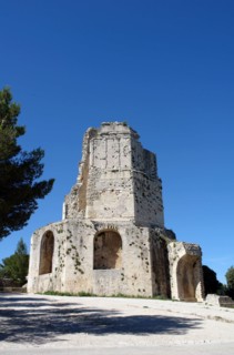 La tour Magne