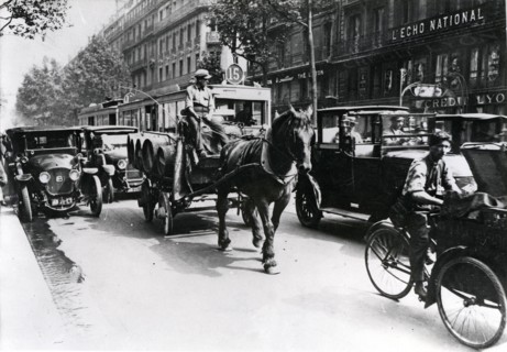 Traffic in Paris, 1924