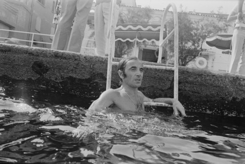 Charles Aznavour en vacances à La Napoule