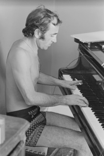 Charles Aznavour en vacances à La Napoule