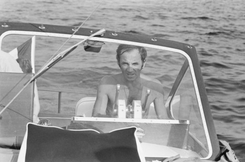 Charles Aznavour en vacances à La Napoule
