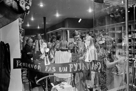 Soirée pyjama organisée par Régine