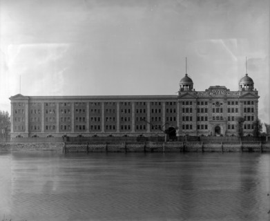 Harrods Furniture Depository, Riverview Gardens, Barnes, London, 1921