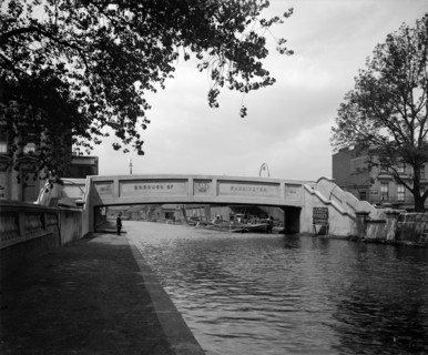 A footbridge over the Grand Union Canal at Formosa Street, Paddington, London, 1914