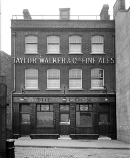 The Cock public house, Shadwell High Street, London, 1912