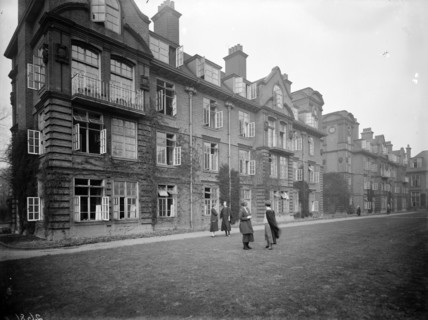 Female students, Bedford College, London