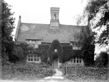 Haunt Hill House, Weldon, Northamptonshire, 1928