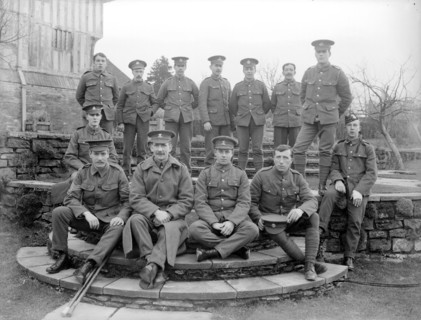 Convalescent soldiers at Great Dixter, Northiam, East Sussex, WWI, 1915