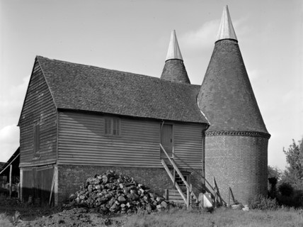 Pittsgate oasthouse, Lamberhurst, Kent, 1956