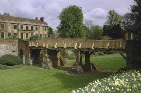 The south bridge, Eltham Palace, London, 1999