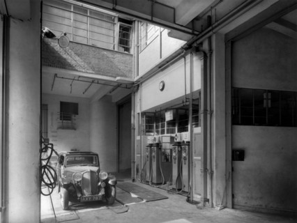 Stepney Carrier Co Ltd, 94-100 St John Street, Islington, London, c1935