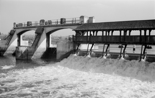 Teddington Weir, Richmond, London, c1945-c1965
