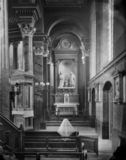 Interior of St Mary Moorfields, Finsbury Circus, London, c1870-c1900
