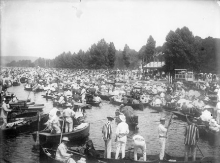Boats on the River Thames during the Heney Regatta, Henley-on-Thames, Oxfordshire, c1860-c1922