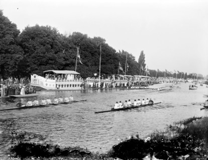 Spectators watching a boat race during Eights Week, Oxford, c1860-c1922