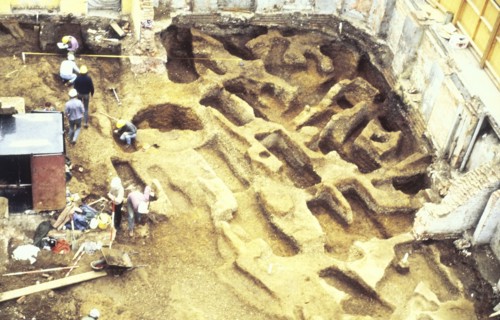 Part of a Roman cemetery during excavations, London. Artist: Unknown