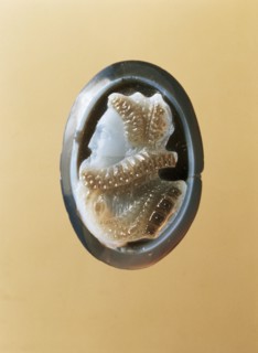 Cameo carved with the portrait of Elizabeth I, c1575. Artist: Unknown