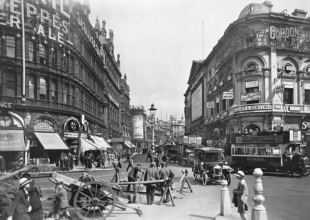 North-east view of Piccadilly Circus, City of Westminster, London. Artist: Unknown