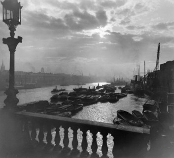 Downstream from London Bridge. Artist: George Davison Reid