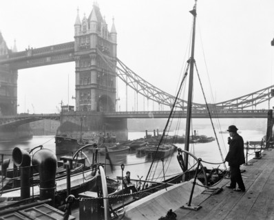 Tower Bridge, Stepney, Tower Hamlets, London. Artist: George Davison Reid