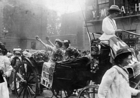 Mary Leigh and Edith New on their release from Holloway Gaol on August 1908. Artist: Unknown