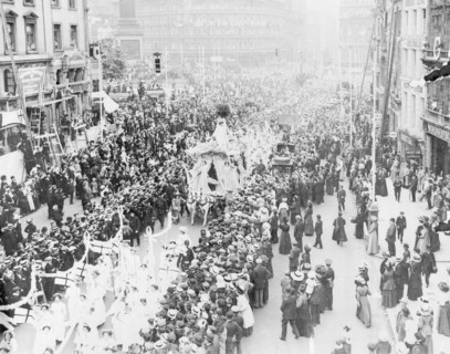 The 'Car of Empire' on the Women's Coronation Procession, London, 17th June 1911. Artist: Unknown