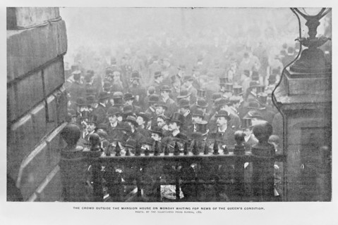 A crowd outside Mansion House, London wait for news of Queen Victoria's health, 1901. Artist: Unknown