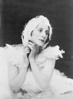 Anna Pavlova in 'Dying Swan' (Le Cygne), c1905. Artist: Unknown