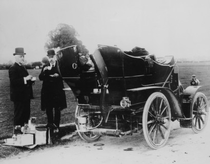 Men having tea beside a 1901 Panhard, (c1901?). Artist: Unknown