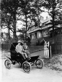 An Oldsmobile Curved Dash, 1902. Artist: Unknown