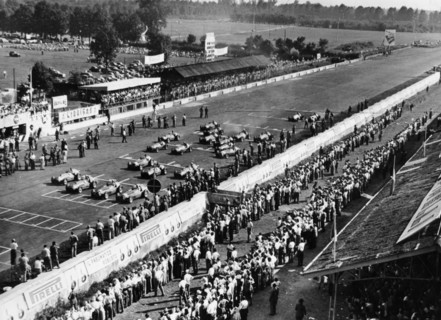 Start of the Italian Grand Prix, Monza, early 1950s. Artist: Unknown