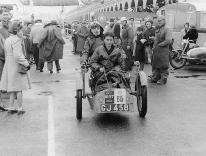 Sammy Davis with 1897 Leon Bollee tricar 'Beelzebub', London to Brighton Run. Artist: Unknown