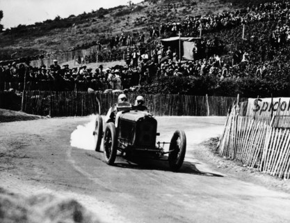 Kenelm Lee Guinness in a 6 cylinder Sunbeam, French Grand Prix, Lyons, 1924. Artist: Unknown