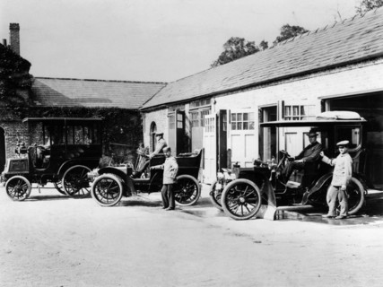 Cars parked at Lord Northcliffe's stable. Artist: Unknown