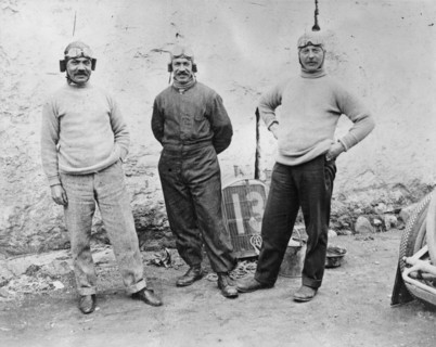 Humber drivers, 1914. Artist: Unknown