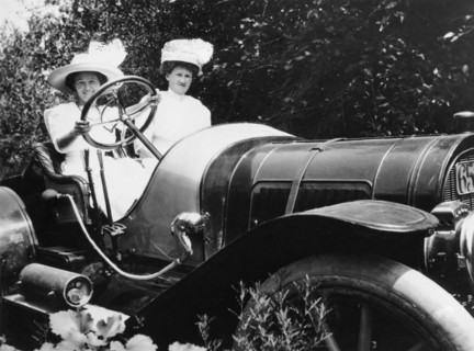 A Pope Hartford car, c1911. Artist: Unknown