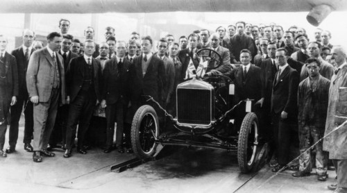 250,000th Model T Ford produced at Manchester, 1925. Artist: Unknown