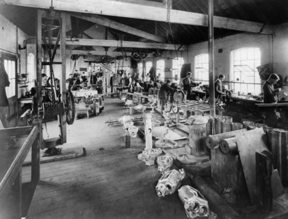 Iris Cars workshop, c1907. Artist: Unknown