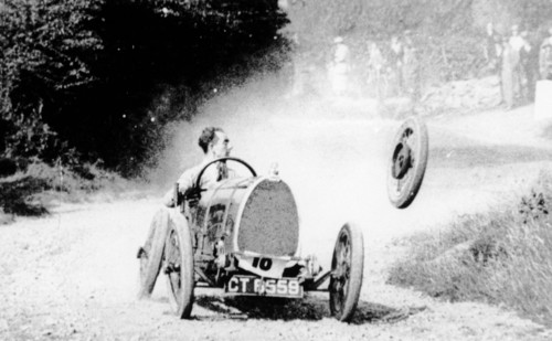 Raymond Mays' Bugatti loses a wheel, (early 1930s?). Artist: Unknown
