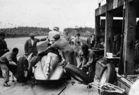 Auto Union in the pits during a Grand Prix, 1938. Artist: Unknown