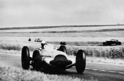 3 litre Mercedes in action, French Grand Prix, Rheims, 1938. Artist: Unknown