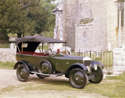 A 1921 AC 11.9hp. Artist: Unknown